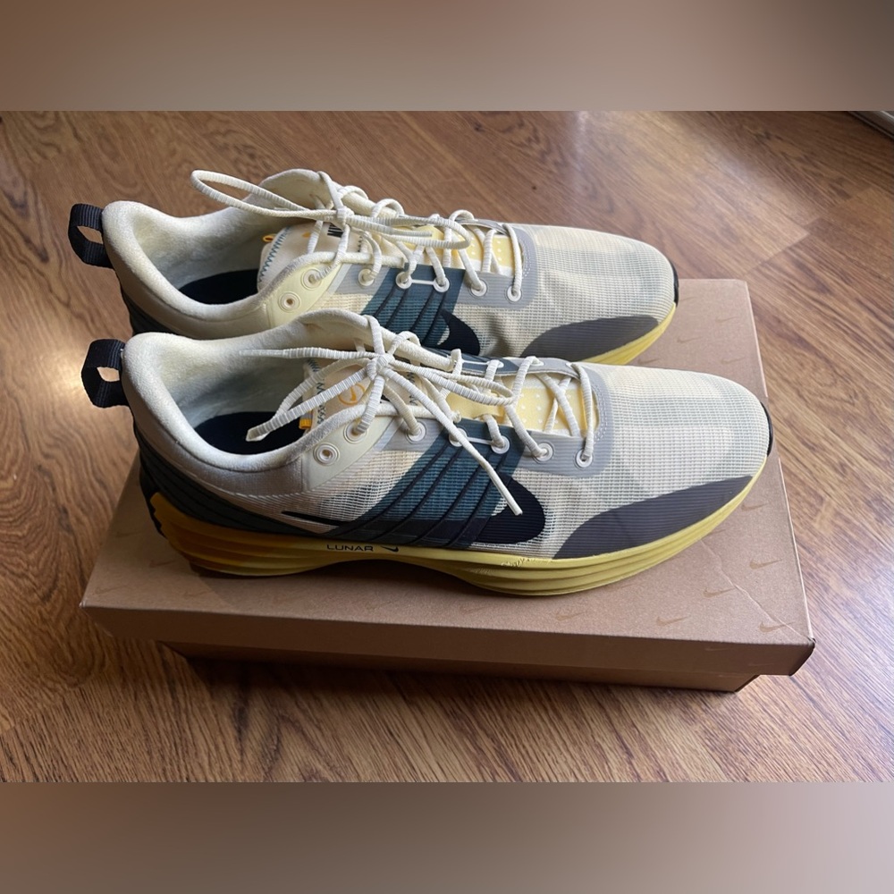 Nike Lunar Roam Alabaster Size 13
